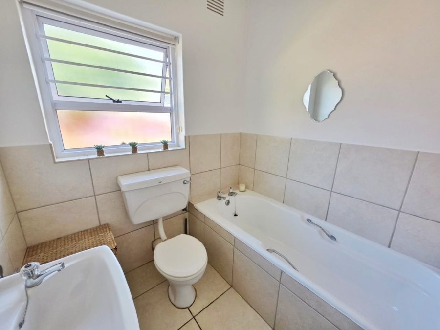 2 Bedroom Property for Sale in Sedgefield Central Western Cape